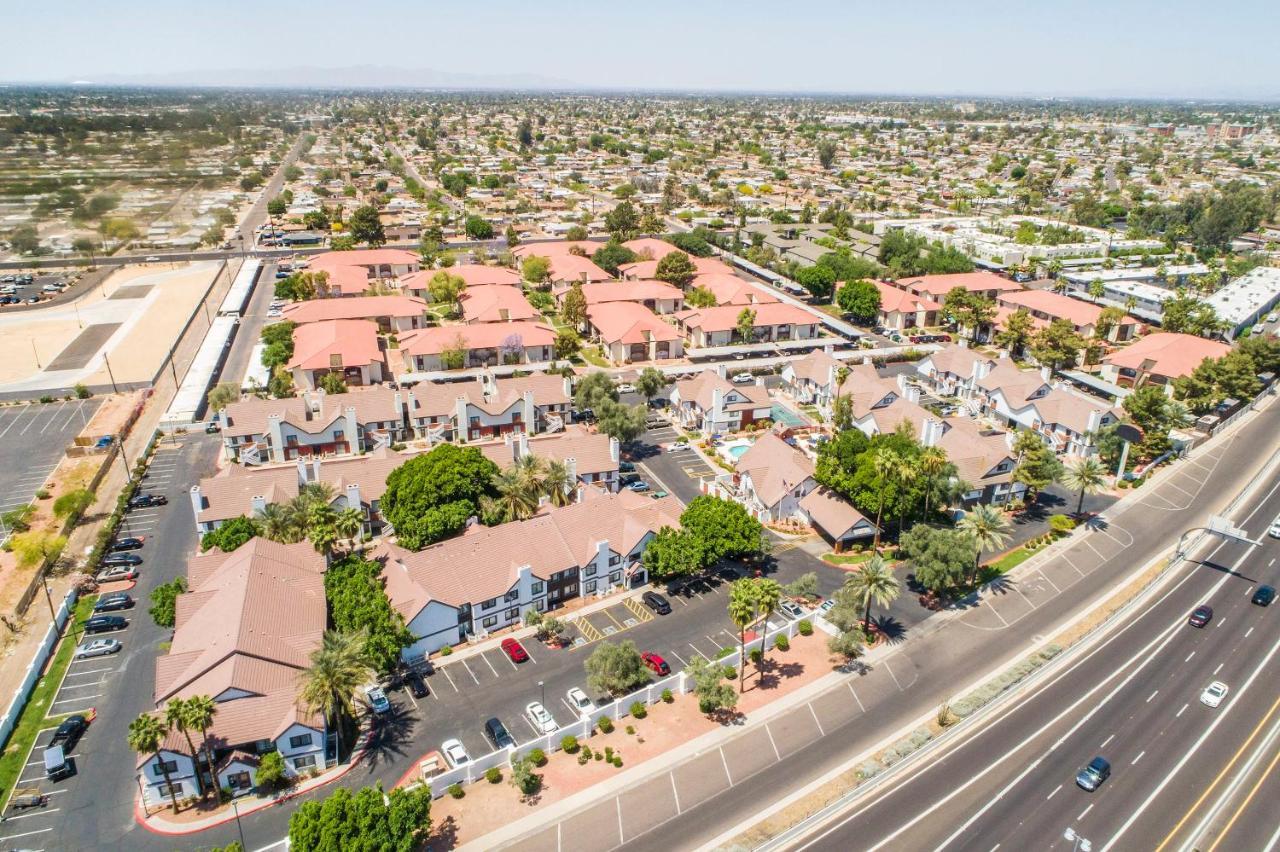 פיניקס Metro Phx Downstairs Studio Sleeps 4 Ada Accessible מראה חיצוני תמונה
