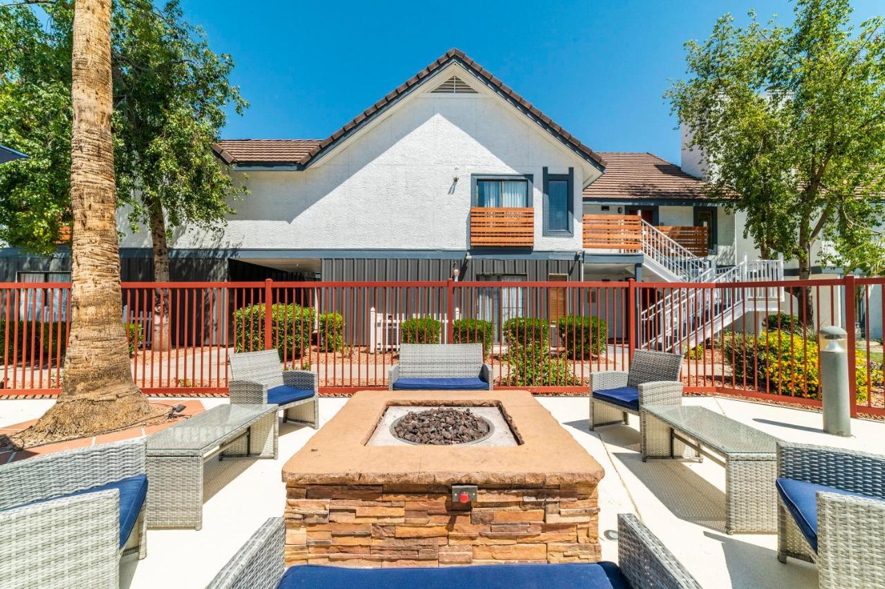 פיניקס Metro Phx Downstairs Studio Sleeps 4 Ada Accessible מראה חיצוני תמונה